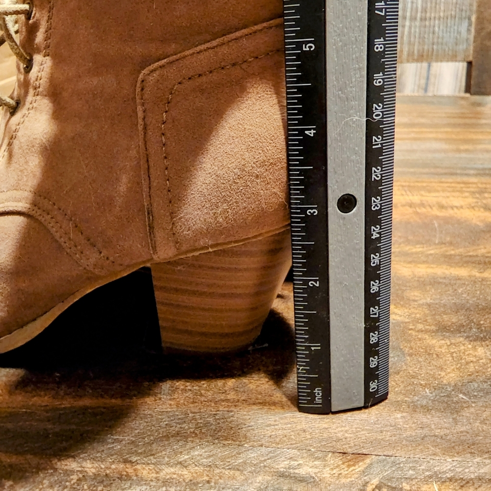 Rue 21 Tan Suede Ankle Booties size 8 1/2 - Picture 9 of 9